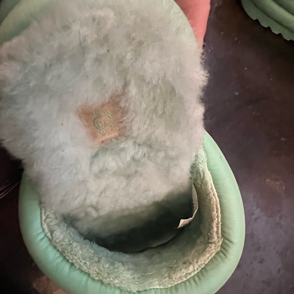 Light emerald green maxi slides slipper comfy fur lined platform by Ugg size 8 - Picture 12 of 14
